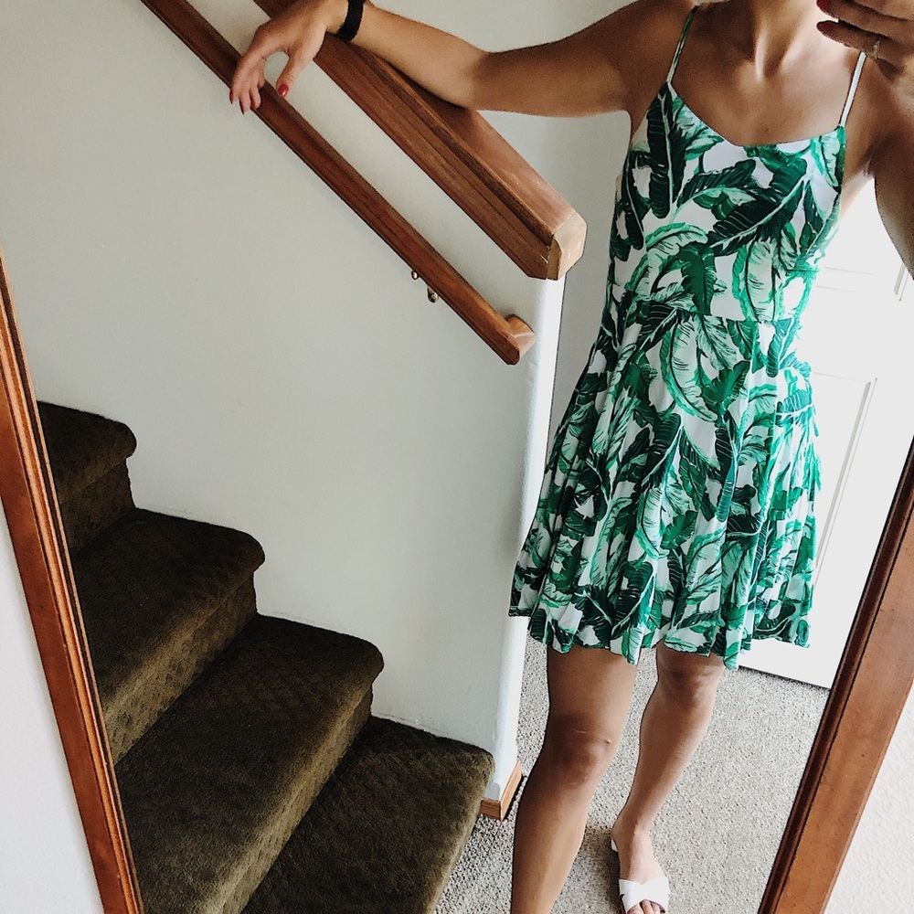 Gree & white summer dress